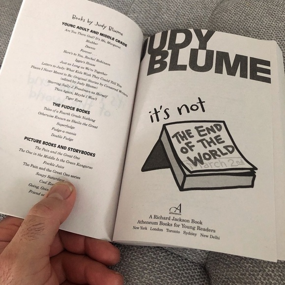 It’s not the end of the world by: Judy Blume paperback book - Picture 4 of 8